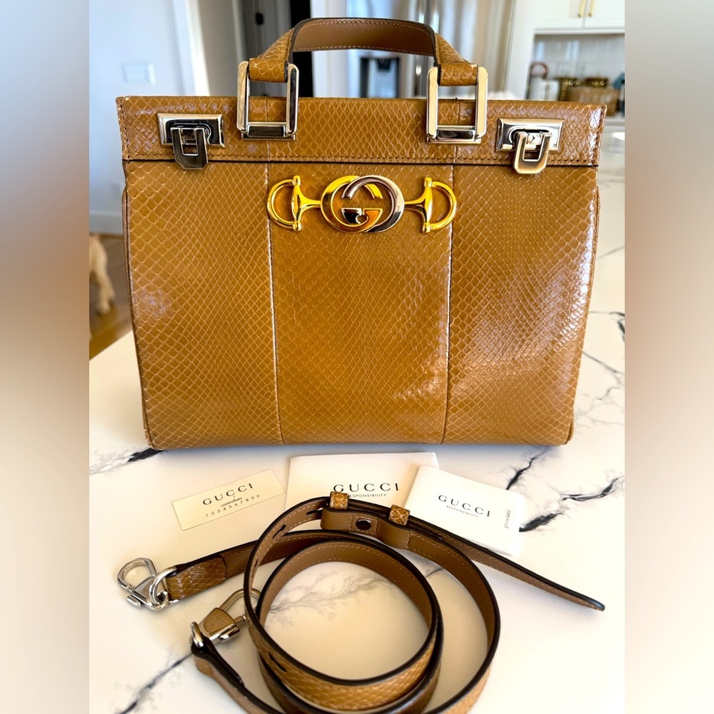 Gucci Yumi Phyton bag. EUC